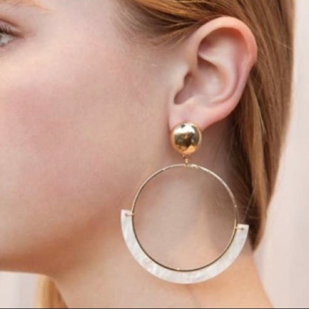 Ettika Revolve Starring Role Cream Resin & Gold Hoop Statement Earrings0